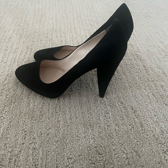 Prada Black Velvet black pumps size 39 %100 authentic - Picture 3 of 3